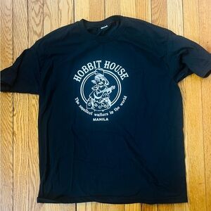 Vintage 90s Hobbit House Philippines Souvenir Tourist T-Shirt XL LOTR